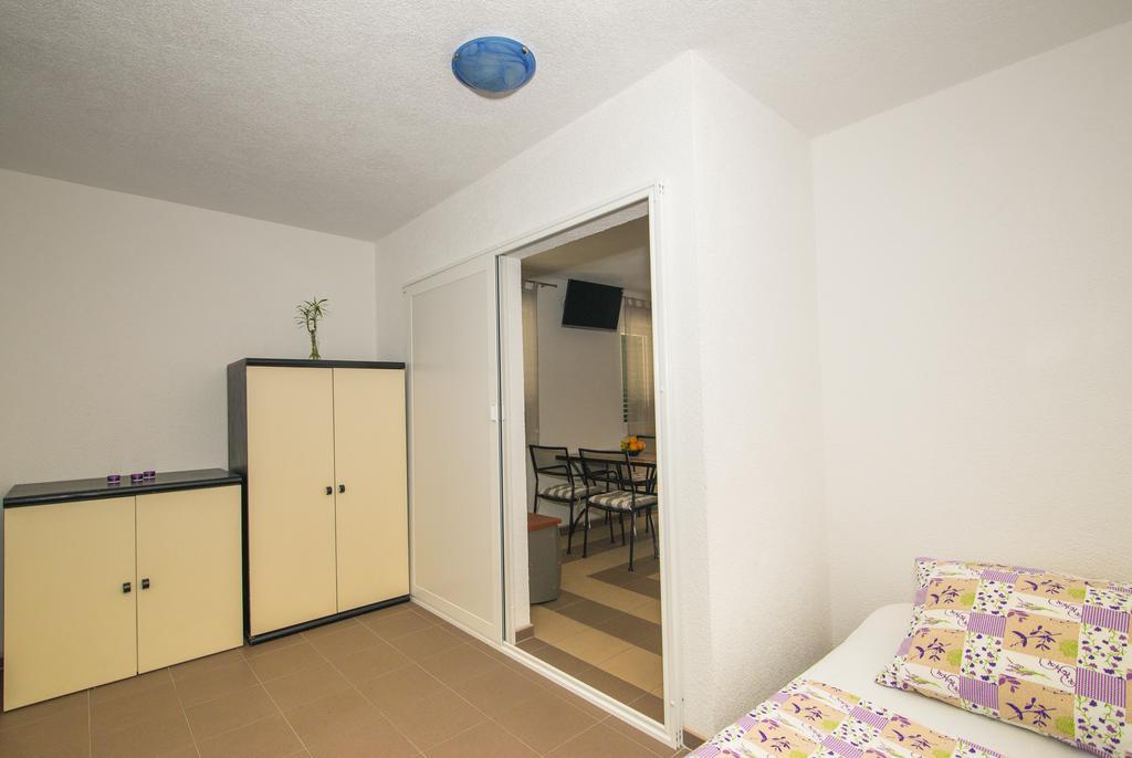 Apartment Afrika Makarska Exterior photo