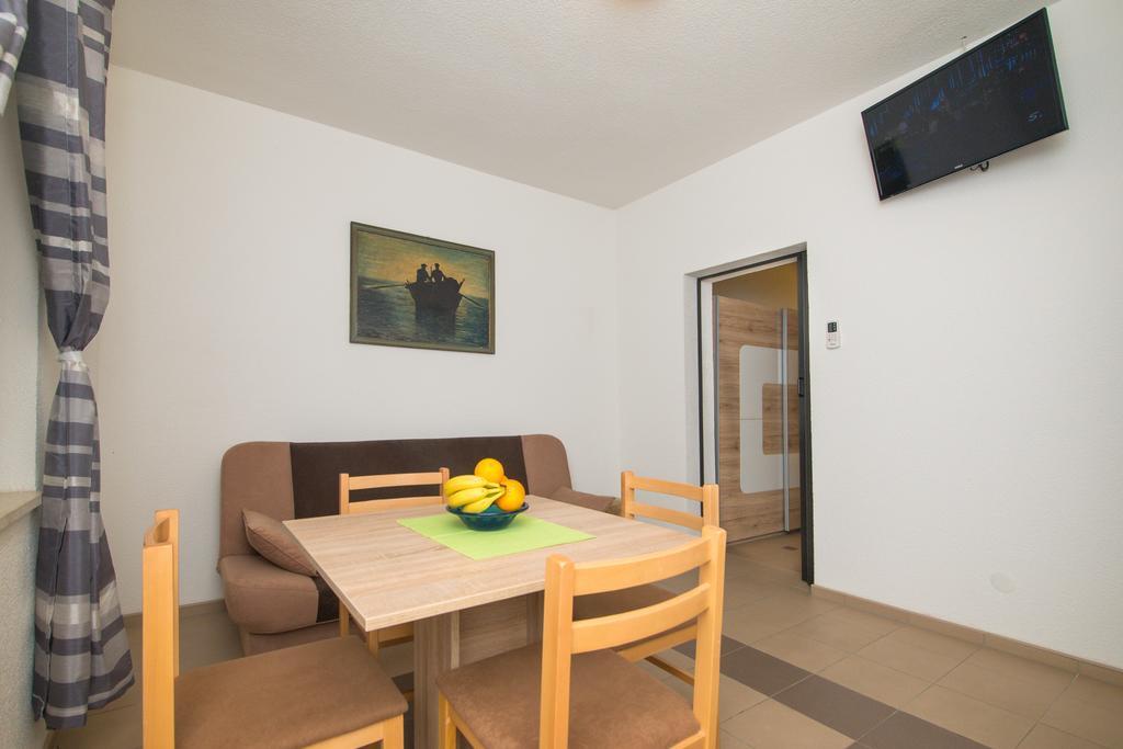 Apartment Afrika Makarska Exterior photo
