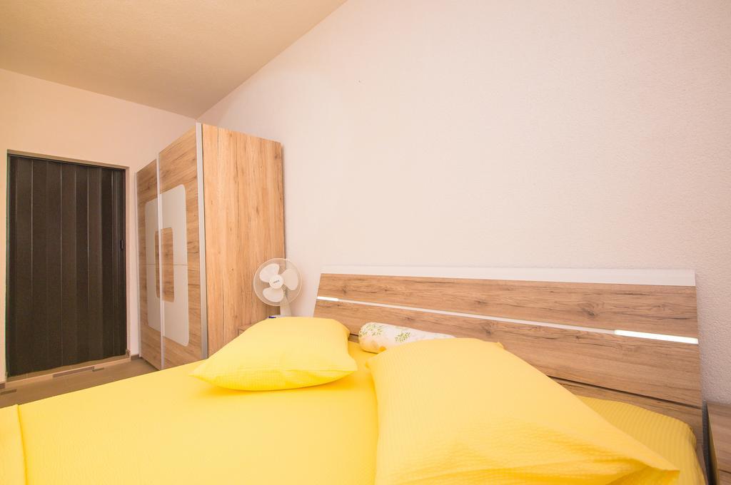 Apartment Afrika Makarska Exterior photo