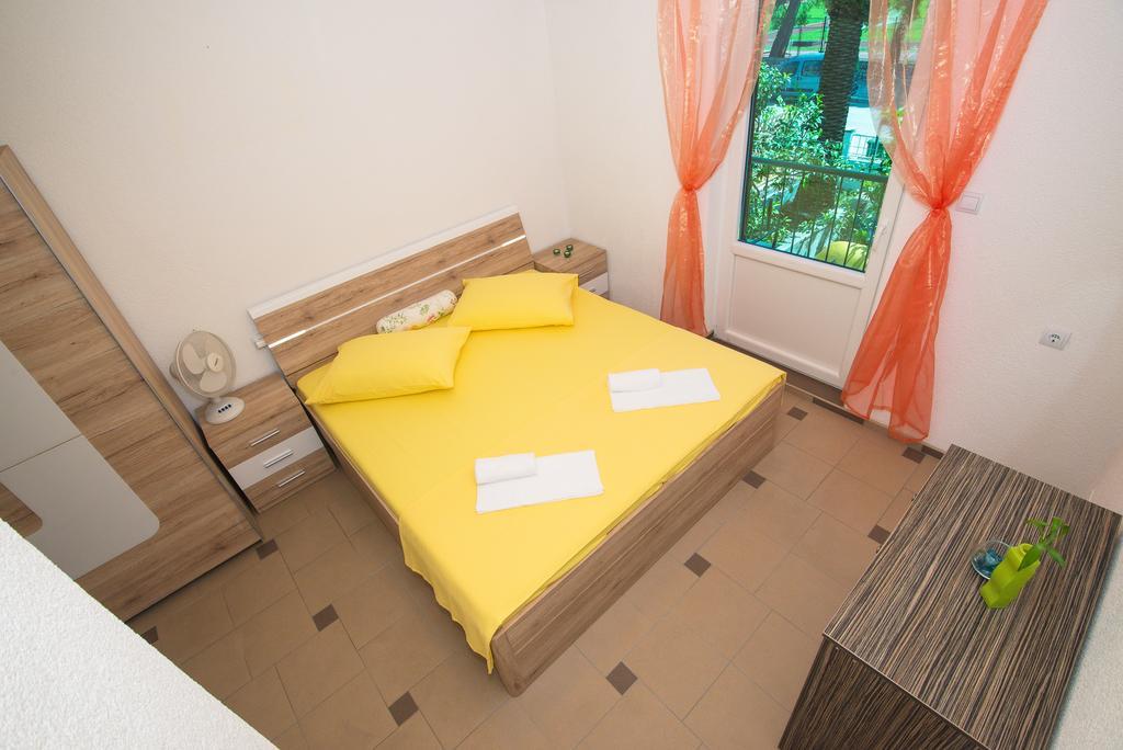 Apartment Afrika Makarska Exterior photo